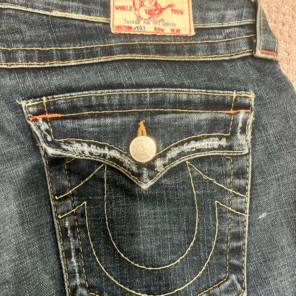 Inseam is 30”
99% cotton 1% elastic